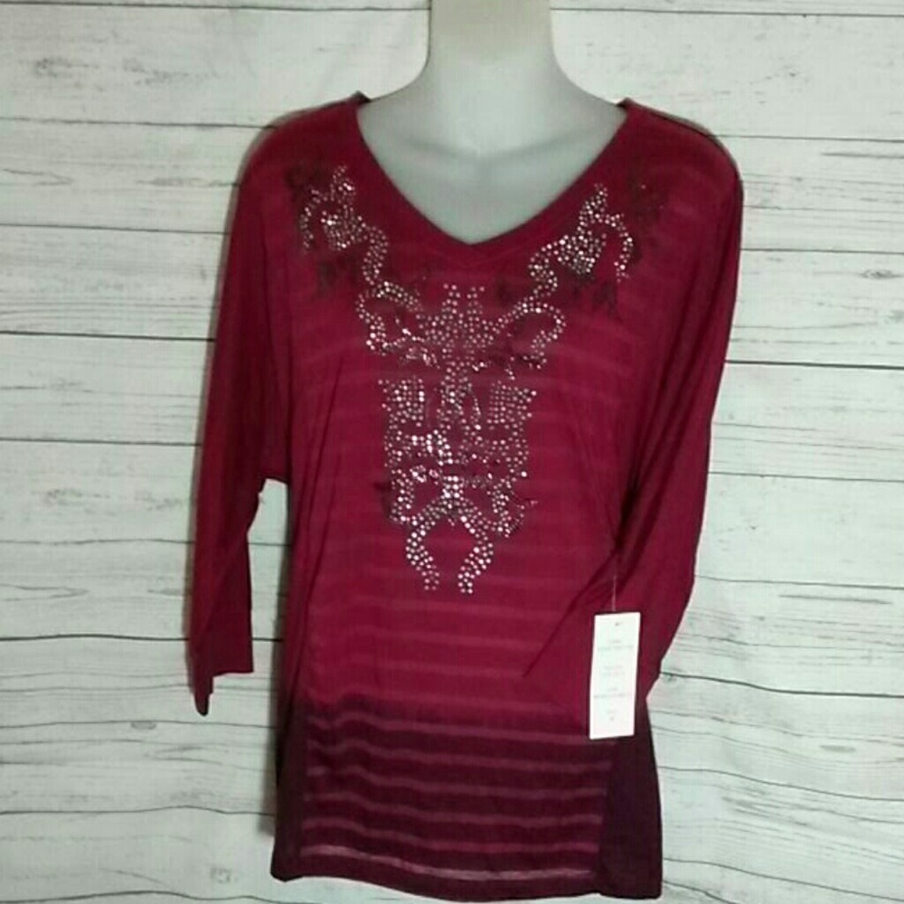 Thomas & Olivia NWT size medium in burgundy